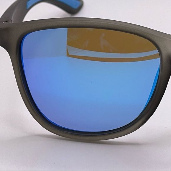 Lightweight Polarized Sunglasses with Blue Mirrored Lenses - Picture 9 of 10